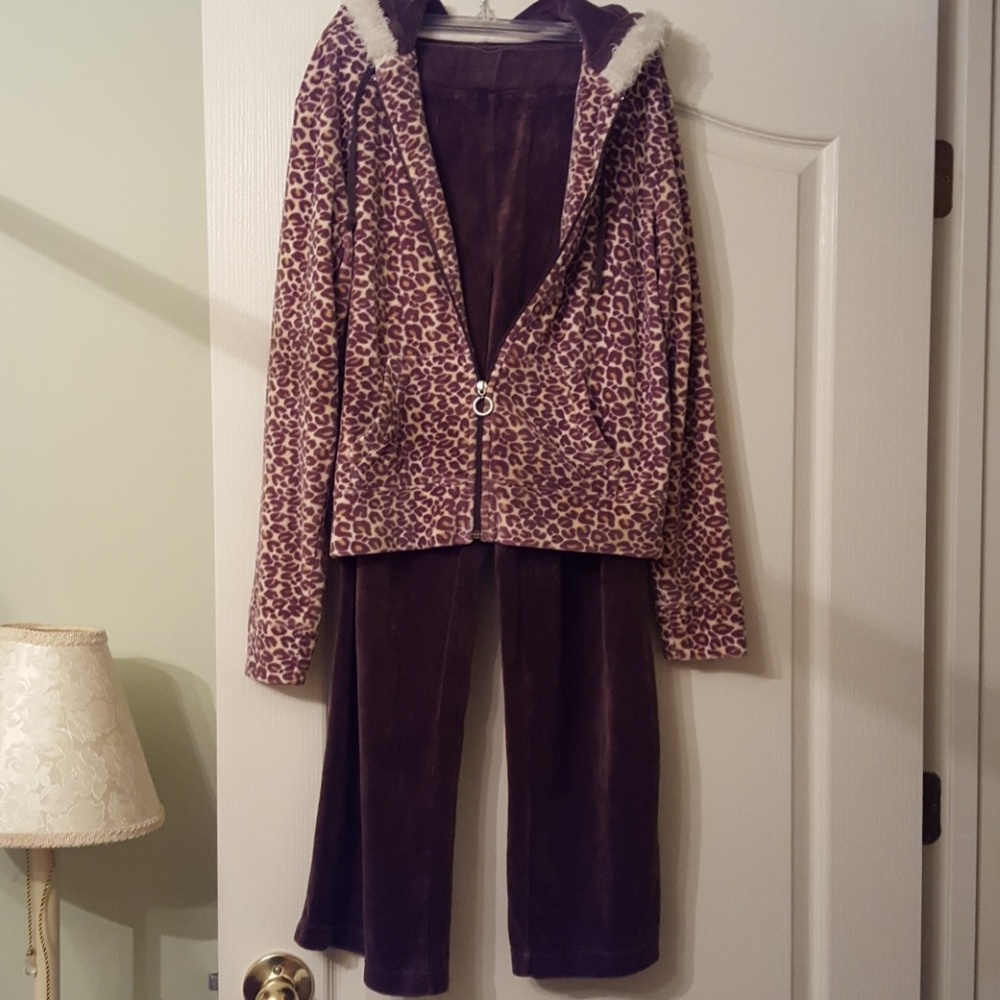 Velour leopard print hoodie n pants